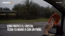 Cómo quitar el vaho del parabrisas de tu coche para ver mejor