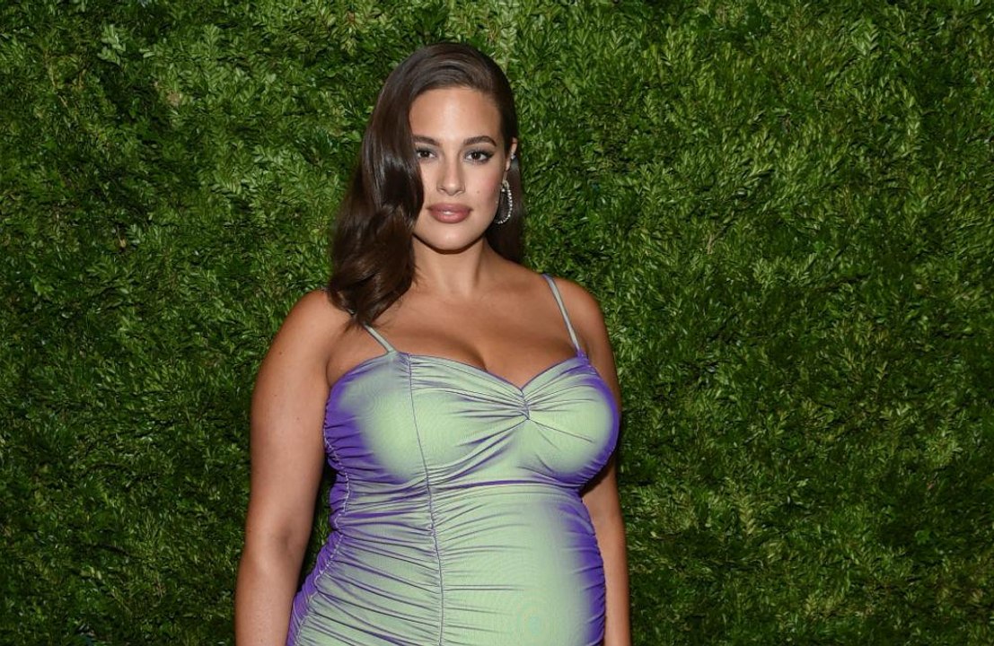 Ashley Graham shows off stretch marks
