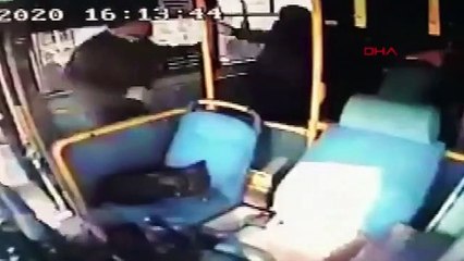 Halk otobüsünde beyzbol sopalı kavga !