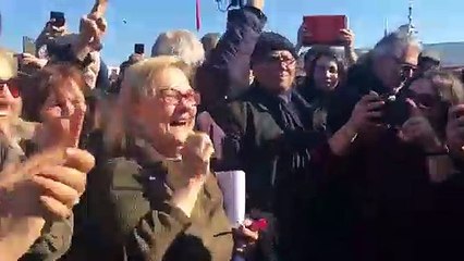 Mücella Yapıcı mahkeme önünde açıklama yaptı: Demek ki neymiş, Gezi yargılanamaz, Gezi onurdur, Gezi kirletilemez!
