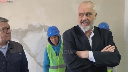 Ora News - Rama përballet me "juristët" në kafene: Hajde punoni apo doni doganierë