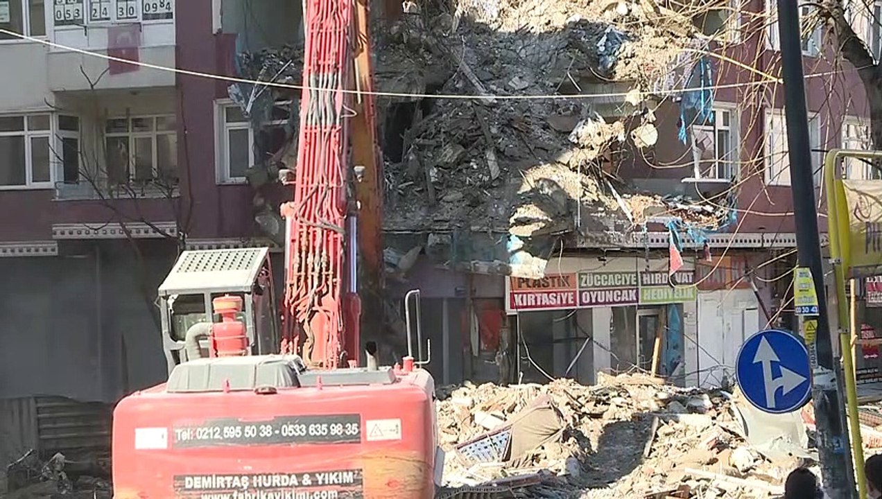 Bahçelievler'de riskli binalar yıkılıyor (2) - İSTANBUL