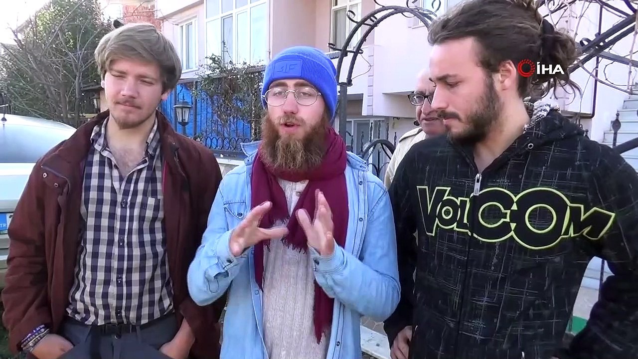 Fransa'dan yola çıktılar... Hristiyan İstanbul'a, Musevi Kudüs'e, Müslüman Mekke'ye yürüyecek