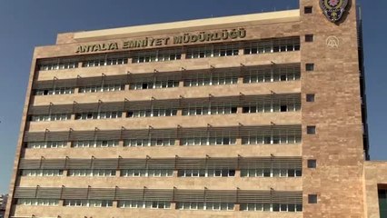 Antalya'da bir kişinin 21 bin dolarını gasbettikleri iddiasıyla 5 şüpheli yakalandı