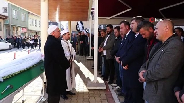 Mide kanserine yenik düşen İrem son yolculuğuna uğurlandı