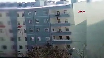 Balkondan atlayan kocasını yakalamasına rağmen kurtaramadı