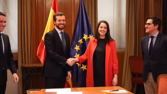 Casado y Arrimadas se reúnen en el Congreso para intentar cerrar un acuerdo para las próximas autonómicas
