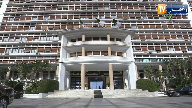 الوزير الأول عبد العزيز جراد يستقبل مدير شمال إفريقيا والشرق الأوسط لصندوق النقد الدولي