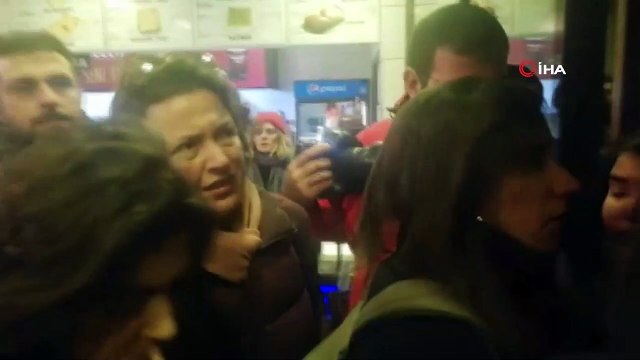 İstanbul Cumhuriyet Başsavcılığınca, 15 Temmuz darbe girişimi soruşturması kapsamında Osman Kavala hakkında gözaltı kararı verildi.