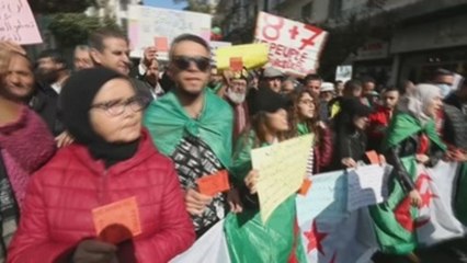 La Policía argelina intenta reprimir sin éxito la protesta estudiantil