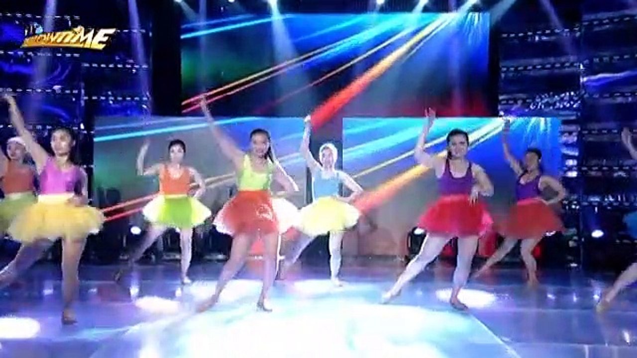 Madlang people kinilig ng todo sa harana ng Chinito Crooners Richard Yap at Richard Poon