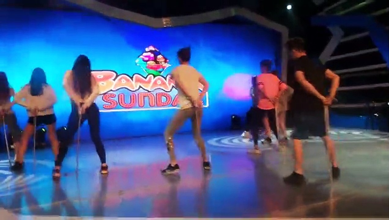 All-star cast opening rehearsals, silipin!