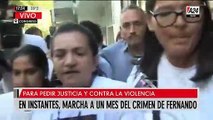 Graciela y Silvino, los padres de Fernando salen rumbo a la marcha