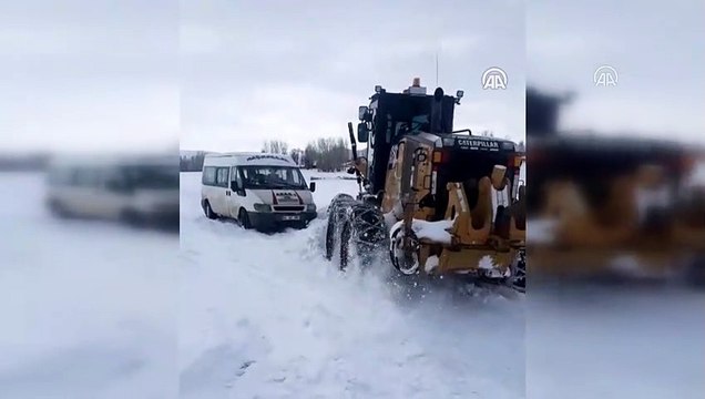 Araçlarıyla tipide mahsur kalanlar 6 saatte kurtarıldı - VAN