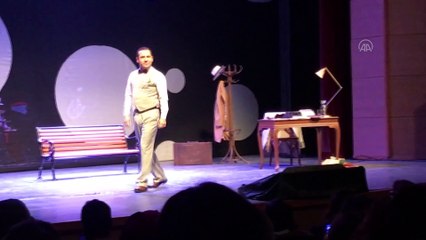 Sabahattin Ali'yi konu alan 'Aldırma Gönül' Karabük'te sahnelendi - KARABÜK