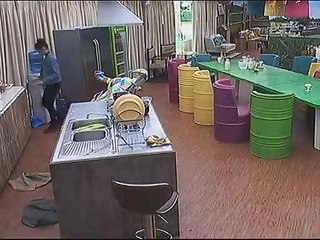 Kuya, tinulungan si Yong sa date nila ni Liza