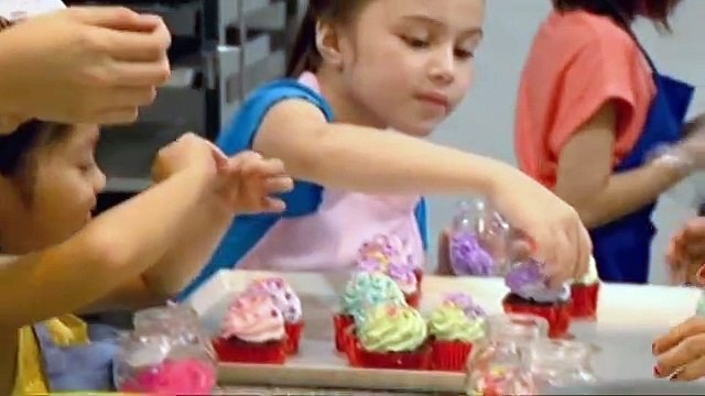 Kara, nakipag-bonding kina Becca at Hanna