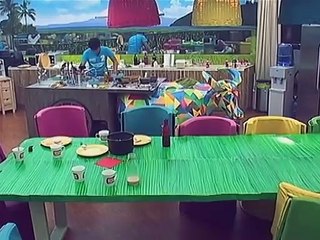 下载视频: PBB7 Day 101: Kisses, ibinigay ang kanyang tanong para kina Edward, Yong at Christian