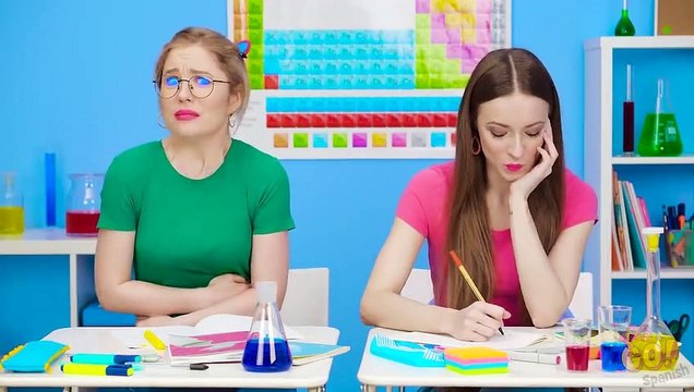 SITUACIONES ESCOLARES GRACIOSAS E INCÓMODAS || Momentos graciosos y bochornosos por 123 GO! Spanish