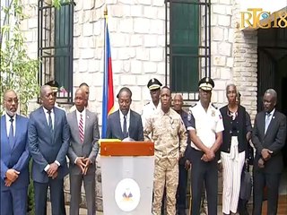 Gouvènman kondane konpòtman gwoup polisye pwotestatè yo.