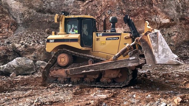 Cat D8T Bulldozer Pushing Huge Rock - Sotiriadis⁄Labrianidis Mining