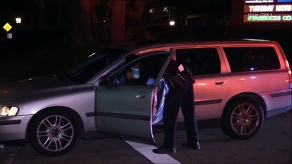 Ivre, il s'endort au volant en pleine rue !