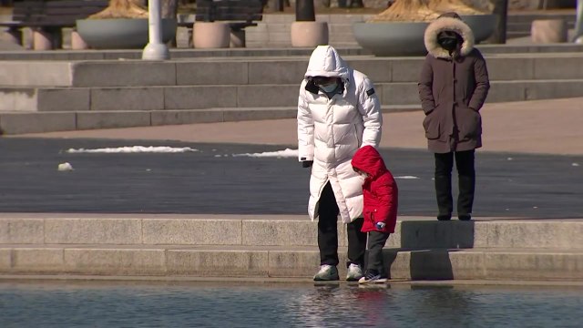 [날씨] 내일, 오늘보다 더 포근...큰 일교차, 중서부 미세먼지 / YTN