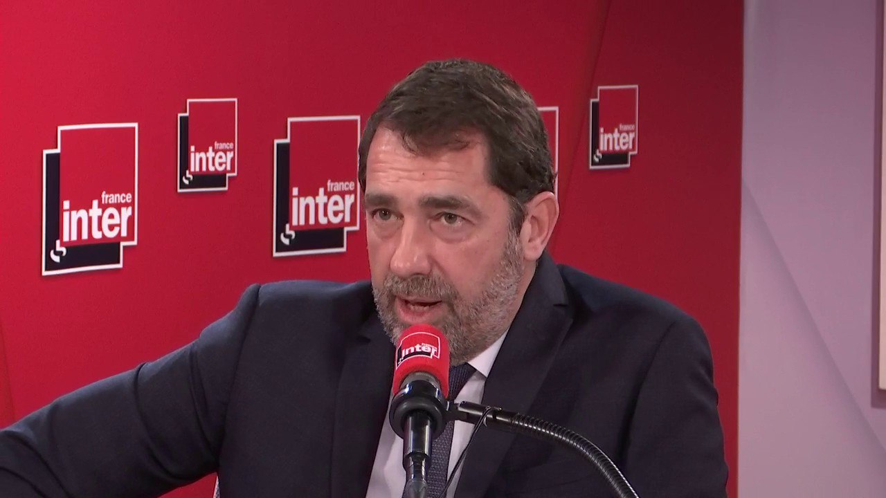 Christophe Castaner dément avoir demandé une étude juridique sur les évolutions juridiques qui pourraient encadrer les vidéos de policiers en intervention : "Je ne savais pas, je n'ai demandé aucune étude, je l'ai lu dans Médiapart et j'ai été surpris !"