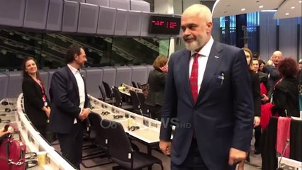 Ora News - Rama e "humbet" nga donacionet: Të më kalojë shoku, pastaj flasim