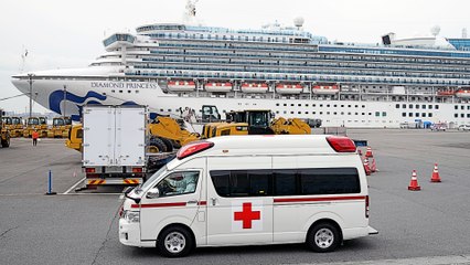 Diamond Princess crew 'desperate for help' as virus tightens grip