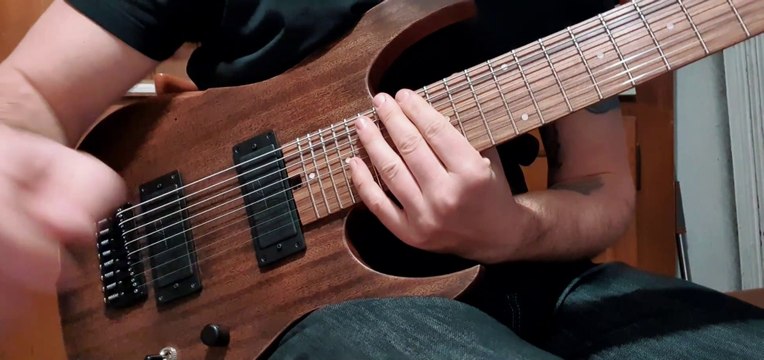 Hufschmid 8 string baritone - Goofing around!