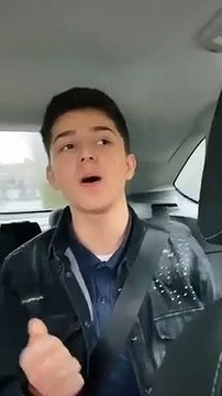 Cet ado sait appeler les chevaux qui courent à lui !