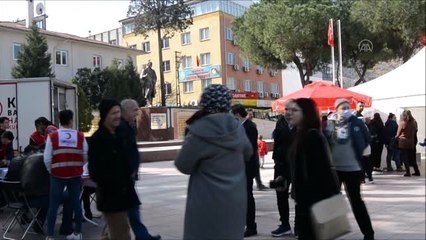 İlayda için Soma'da "Köklerinde İyilik Var" bağış etkinliği düzenlendi