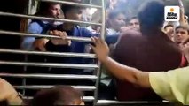 बेलापुर रेलवे स्टेशन पर तीन युवकों ने की एक शख्स की बुरी तरह पिटाई, सामने आया वीडियो