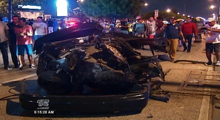 Conductor de vehículo que se partió en dos presuntamente era perseguido por varios sujetos