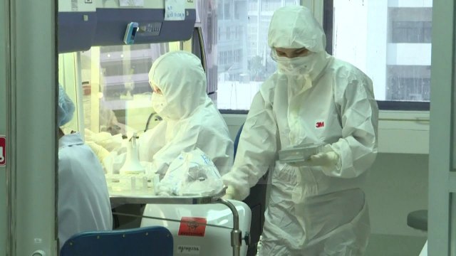 Covid-19 vret më shumë burrat/ Në Kinë 2000 viktima nga sëmundja, 74 mijë të prekur