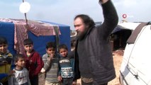 - İdlib'in Sarmada kırsalında insanlık dramı- Savaştan kaçanların yaşam mücadelesi- Yemek yapmak için çamurlu suda patatesleri temizlemeye çalışıyorlar- Suriye’deki savaştan kaçan aileler, yol kenarında kurdukları çadırlarda yaşam ...