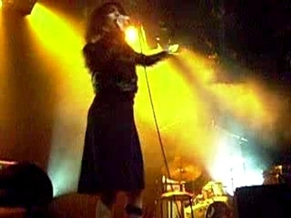 Adrienne Pauly - Pourquoi