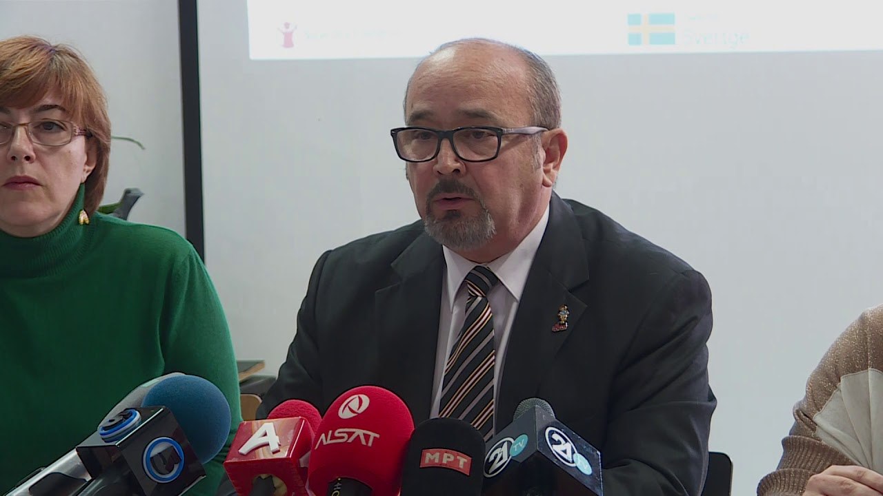 Албанците малку заинтересирани да пријавуваат п...