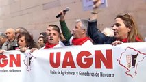 Los agricultores de Pamplona han celebrado su propio San Fermín en señal de protesta