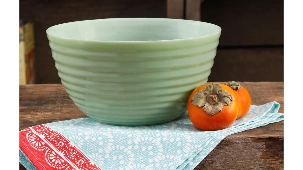 Ree Drummond’s Jadeite Kitchenware Collection is a Vintage-Lover’s Dream