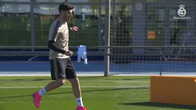Bale y Jovic no entrenan por una gastroenteritis