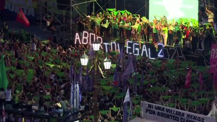 Argentinas pedem legalização do aborto