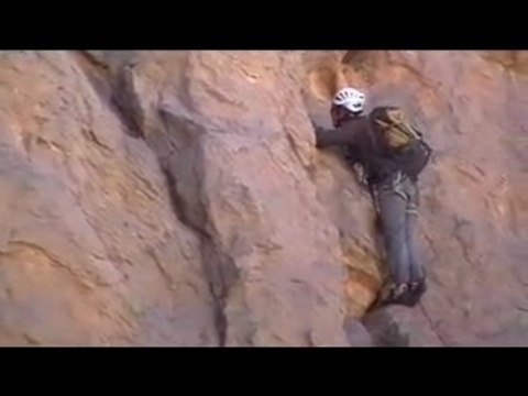 Escalade dans le Hoggar, massif de l'Assekrem