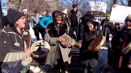 Canada pipeline protests: Businesses demand gov't act over losses