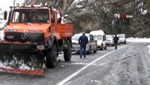 Hakkari-Çukurca kara yoluna çığ düştü