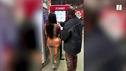 Kim Kardashian et Kanye West aperçus au KFC à Paris