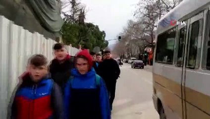 Bitmeyen restorasyon öğrencilerin hayatını tehdit ediyor