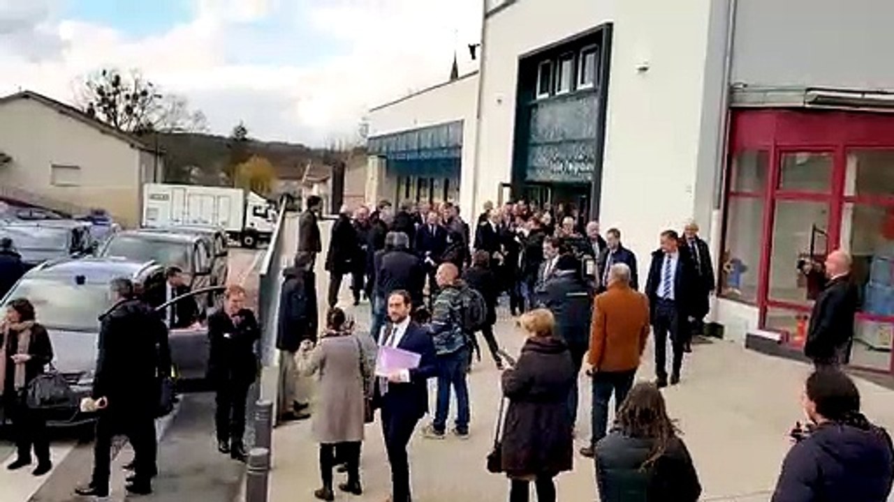 Les sept ministres et secrétaires d'État quittent les Vosges