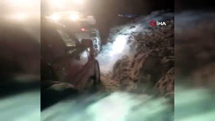 5 kilometre yol yürüyerek hastayı ambulansa yetiştirdiler
